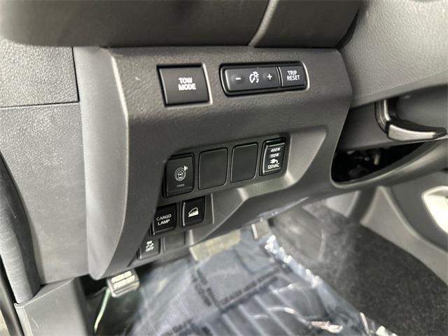 Photo of 2025 Gun Metallic Nissan Frontier
