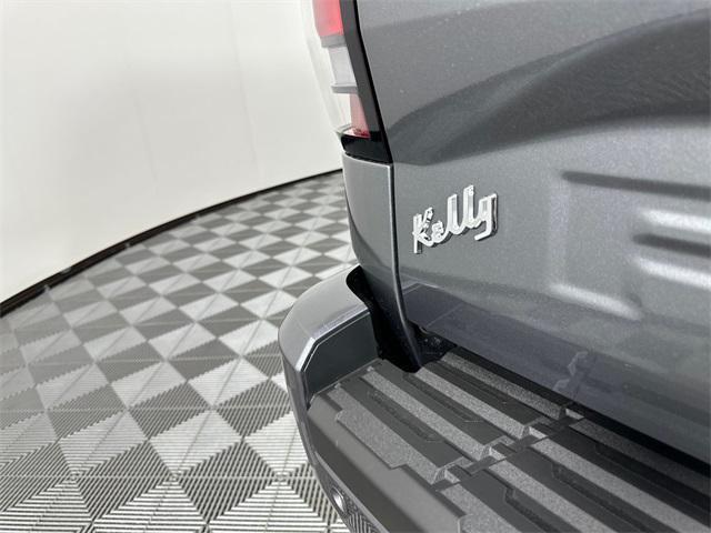 Photo of 2025 Gun Metallic Nissan Frontier