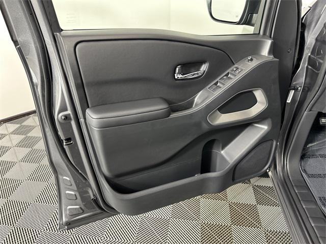Photo of 2025 Gun Metallic Nissan Frontier
