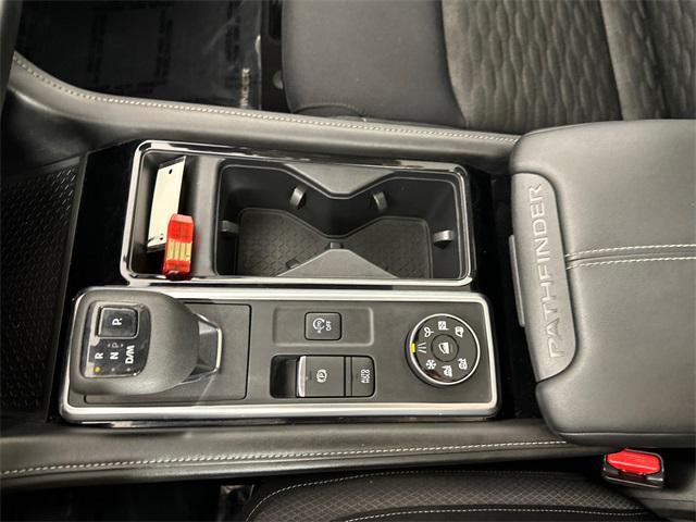 Photo of 2022 Brilliant Silver Metallic Nissan Pathfinder