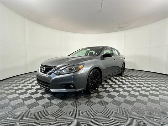 Photo of 2017 Gun Metallic Nissan Altima