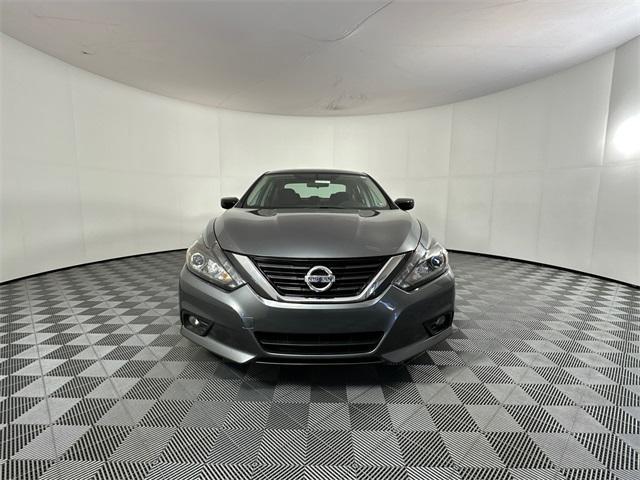 Photo of 2017 Gun Metallic Nissan Altima