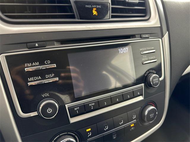 Photo of 2017 Gun Metallic Nissan Altima