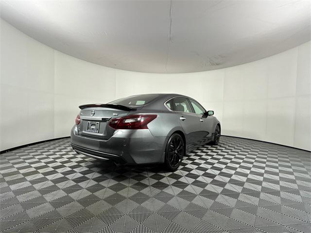 Photo of 2017 Gun Metallic Nissan Altima