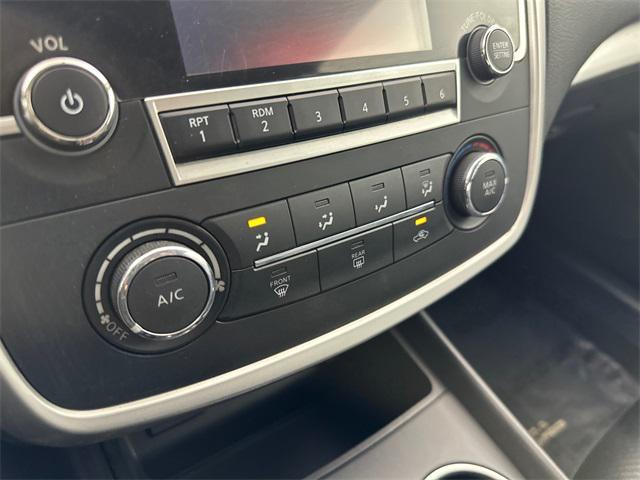 Photo of 2017 Gun Metallic Nissan Altima