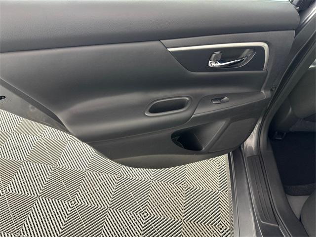 Photo of 2017 Gun Metallic Nissan Altima