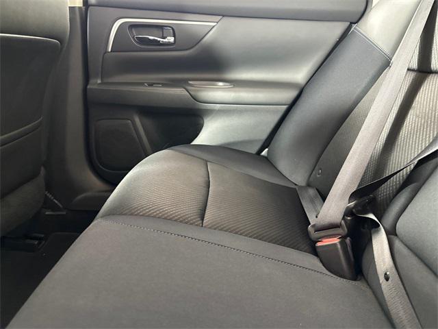 Photo of 2017 Gun Metallic Nissan Altima
