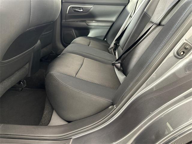 Photo of 2017 Gun Metallic Nissan Altima