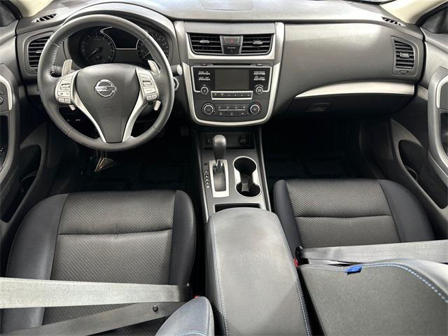 Photo of 2017 Gun Metallic Nissan Altima