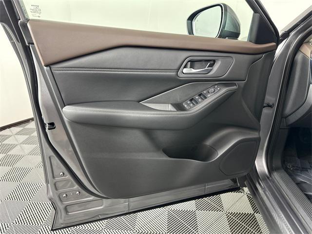 Photo of 2023 Gun Metallic Nissan Rogue