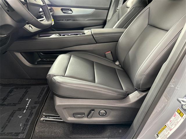Photo of 2025 Boulder Gray Pearl/Super Black Nissan Murano