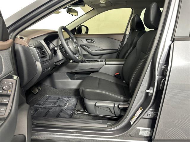 Photo of 2023 Gun Metallic Nissan Rogue