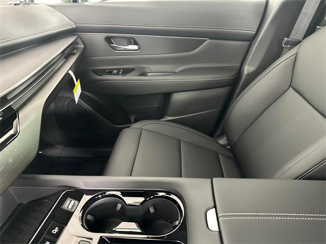 Photo of 2025 Super Black Nissan Murano