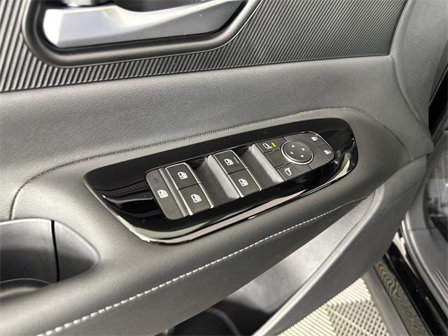 Photo of 2025 Super Black Nissan Murano
