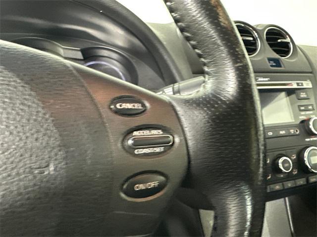 Photo of 2010 Dark Slate Metallic Nissan Altima