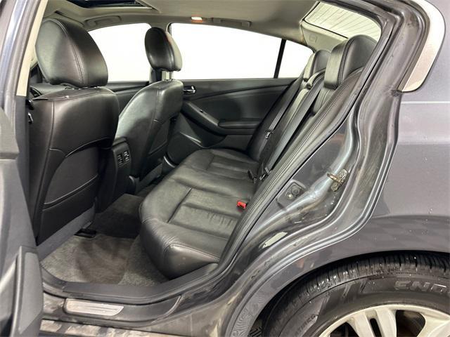 Photo of 2010 Dark Slate Metallic Nissan Altima