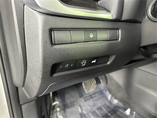 Photo of 2024 Brilliant Silver Metallic Nissan Rogue