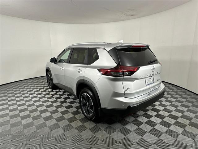 Photo of 2024 Brilliant Silver Metallic Nissan Rogue