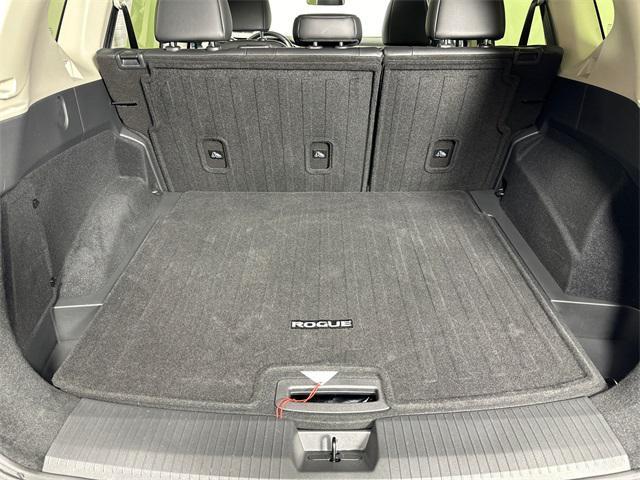 Photo of 2024 Brilliant Silver Metallic Nissan Rogue