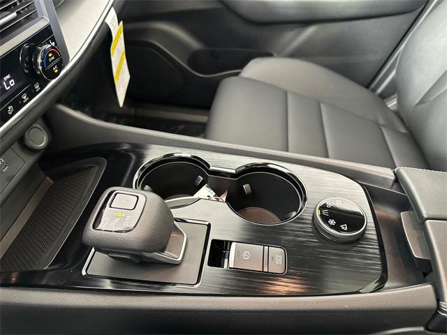 Photo of 2024 Brilliant Silver Metallic Nissan Rogue