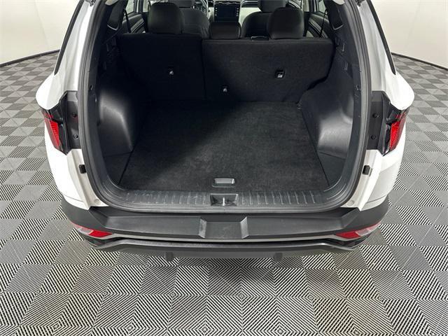 Photo of 2024 White Pearl Hyundai TUCSON