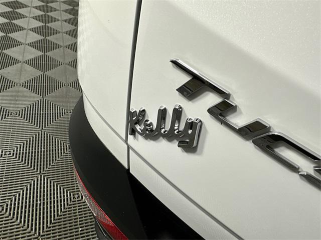 Photo of 2024 White Pearl Hyundai TUCSON