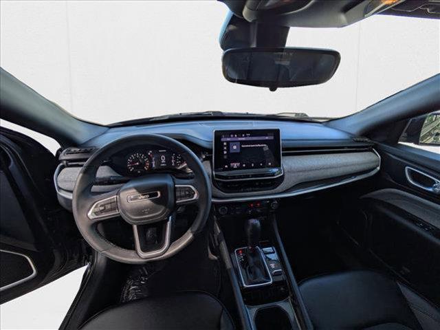 Photo of 2023 Granite Crystal Metallic Clearcoat Jeep Compass