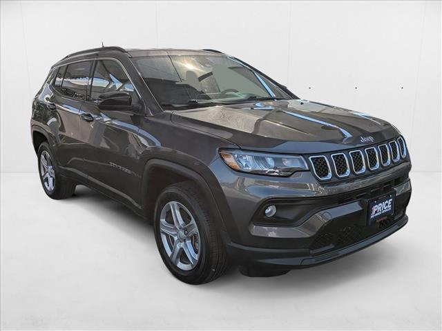Photo of 2023 Granite Crystal Metallic Clearcoat Jeep Compass