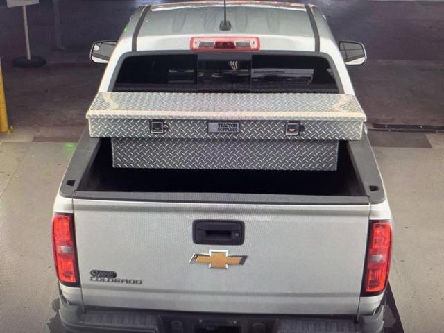 Photo of 2017 Silver Ice Metallic Chevrolet Colorado