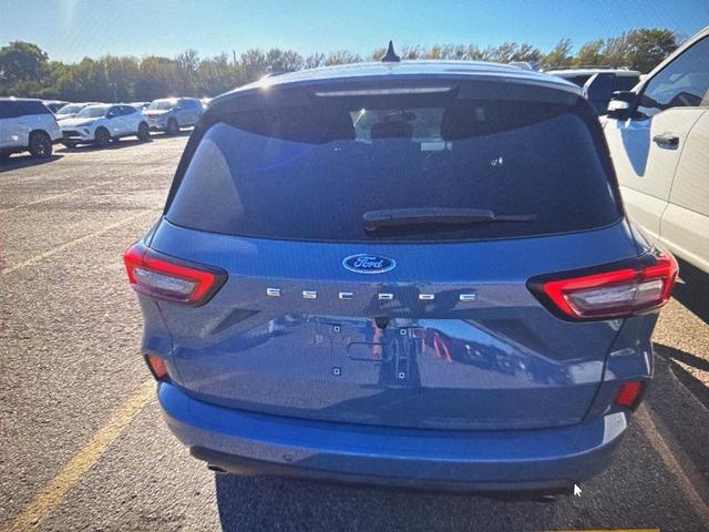 Photo of 2024 Vapor Blue Metallic Ford Escape