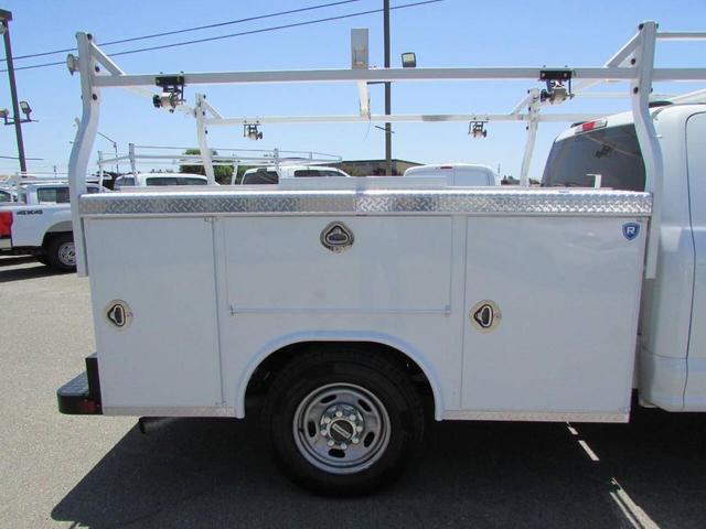 Photo of 2022 Oxford White Ford F-350