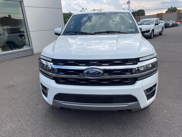 Photo of 2022 Star White Metallic Tri-Coat Ford Expedition