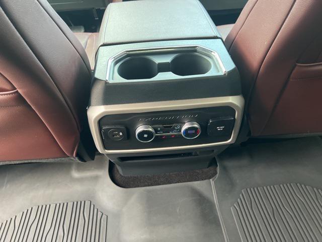 Photo of 2022 Star White Metallic Tri-Coat Ford Expedition