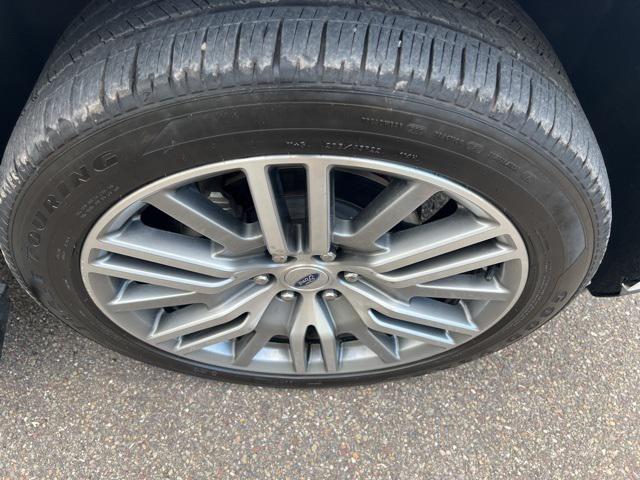 Photo of 2022 Star White Metallic Tri-Coat Ford Expedition