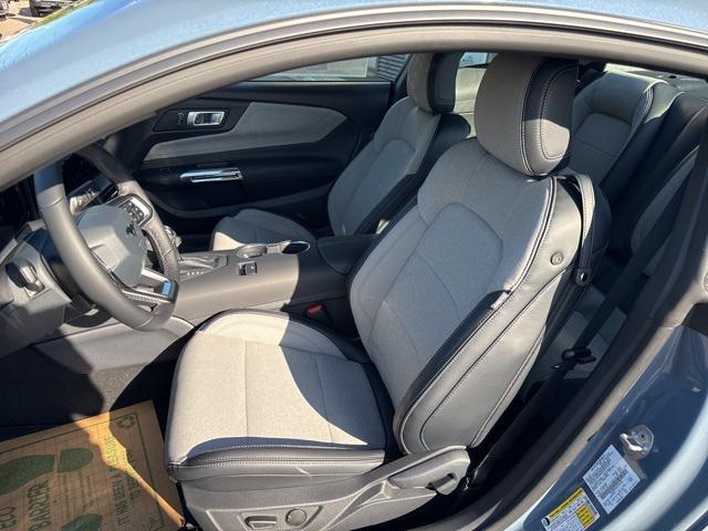 Photo of 2025 Vapor Blue Metallic Ford Mustang