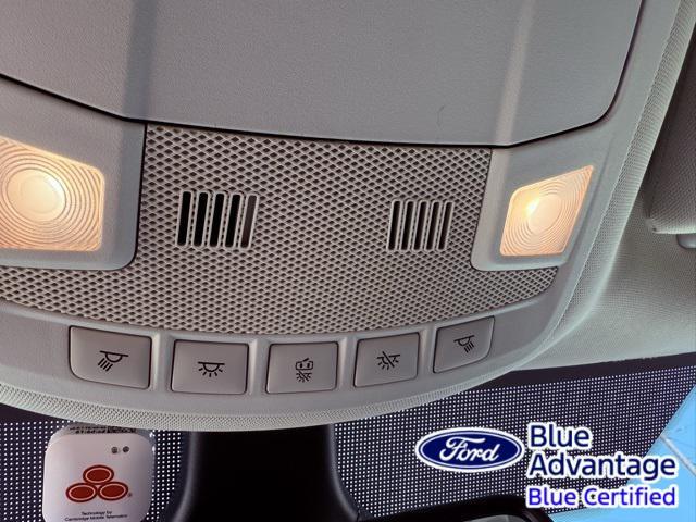 Photo of 2024 Oxford White Ford Edge
