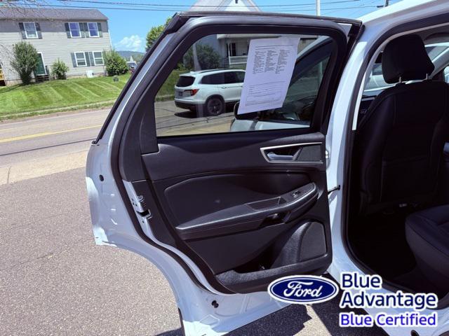 Photo of 2024 Oxford White Ford Edge