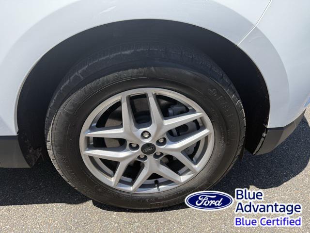Photo of 2024 Oxford White Ford Edge