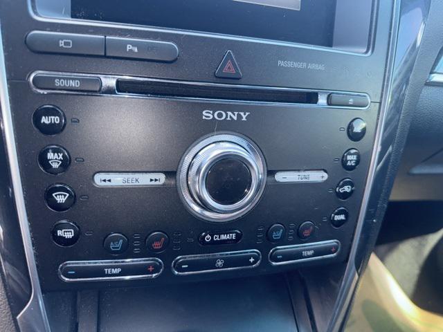 Photo of 2018 White Platinum Ford Explorer