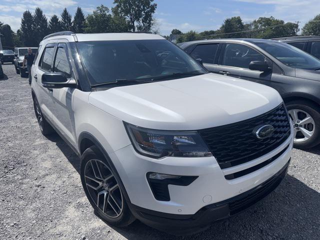Photo of 2018 White Platinum Ford Explorer