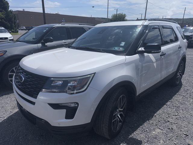 Photo of 2018 White Platinum Ford Explorer