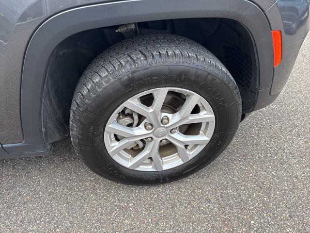 Photo of 2023 Baltic Gray Metallic Clearcoat Jeep Grand Cherokee