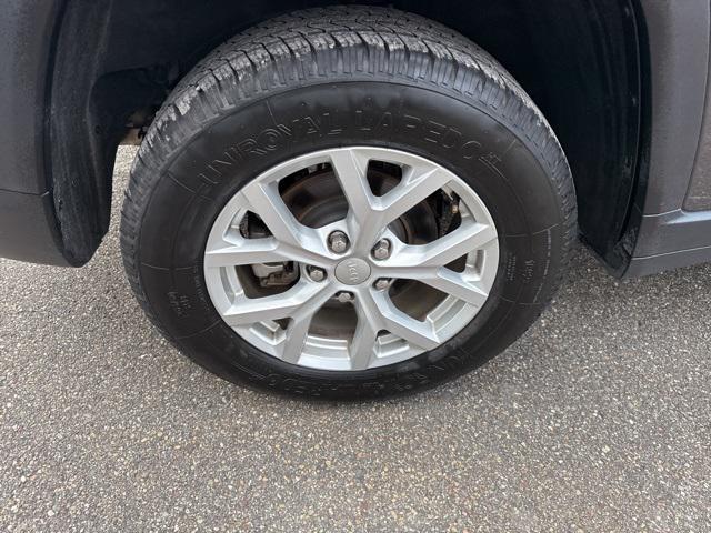 Photo of 2023 Baltic Gray Metallic Clearcoat Jeep Grand Cherokee
