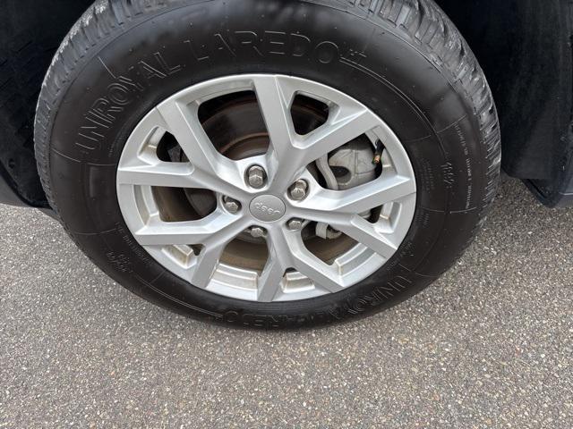 Photo of 2023 Baltic Gray Metallic Clearcoat Jeep Grand Cherokee