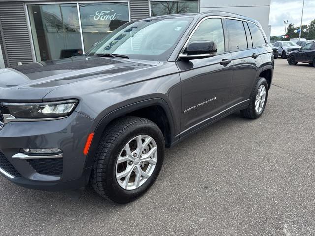 Photo of 2023 Baltic Gray Metallic Clearcoat Jeep Grand Cherokee