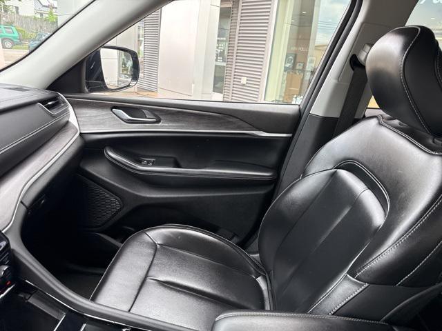 Photo of 2023 Baltic Gray Metallic Clearcoat Jeep Grand Cherokee