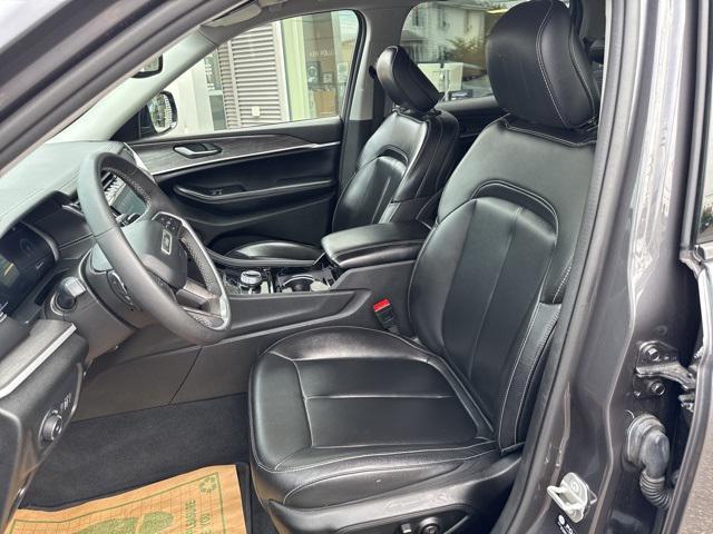Photo of 2023 Baltic Gray Metallic Clearcoat Jeep Grand Cherokee