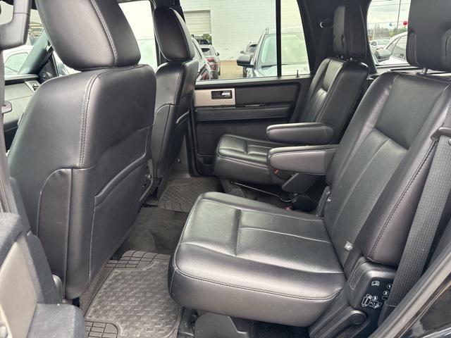 Photo of 2017 Shadow Black Ford Expedition