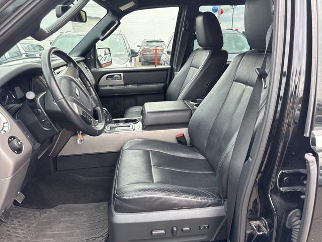 Photo of 2017 Shadow Black Ford Expedition