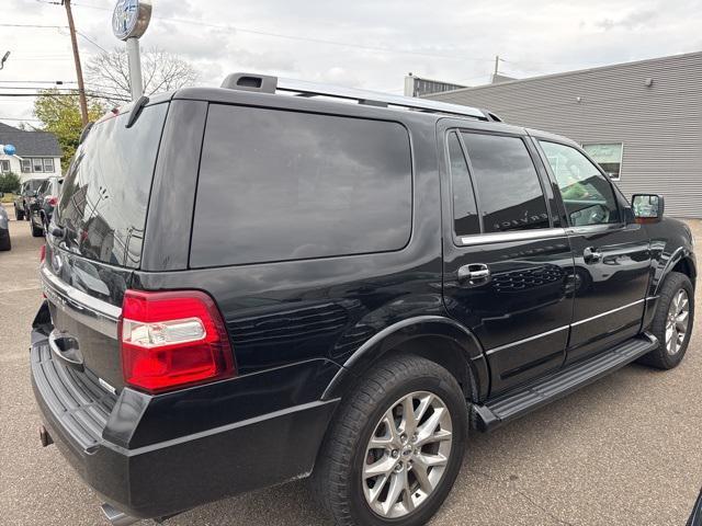 Photo of 2017 Shadow Black Ford Expedition